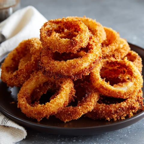 A plate of fried onion rings.